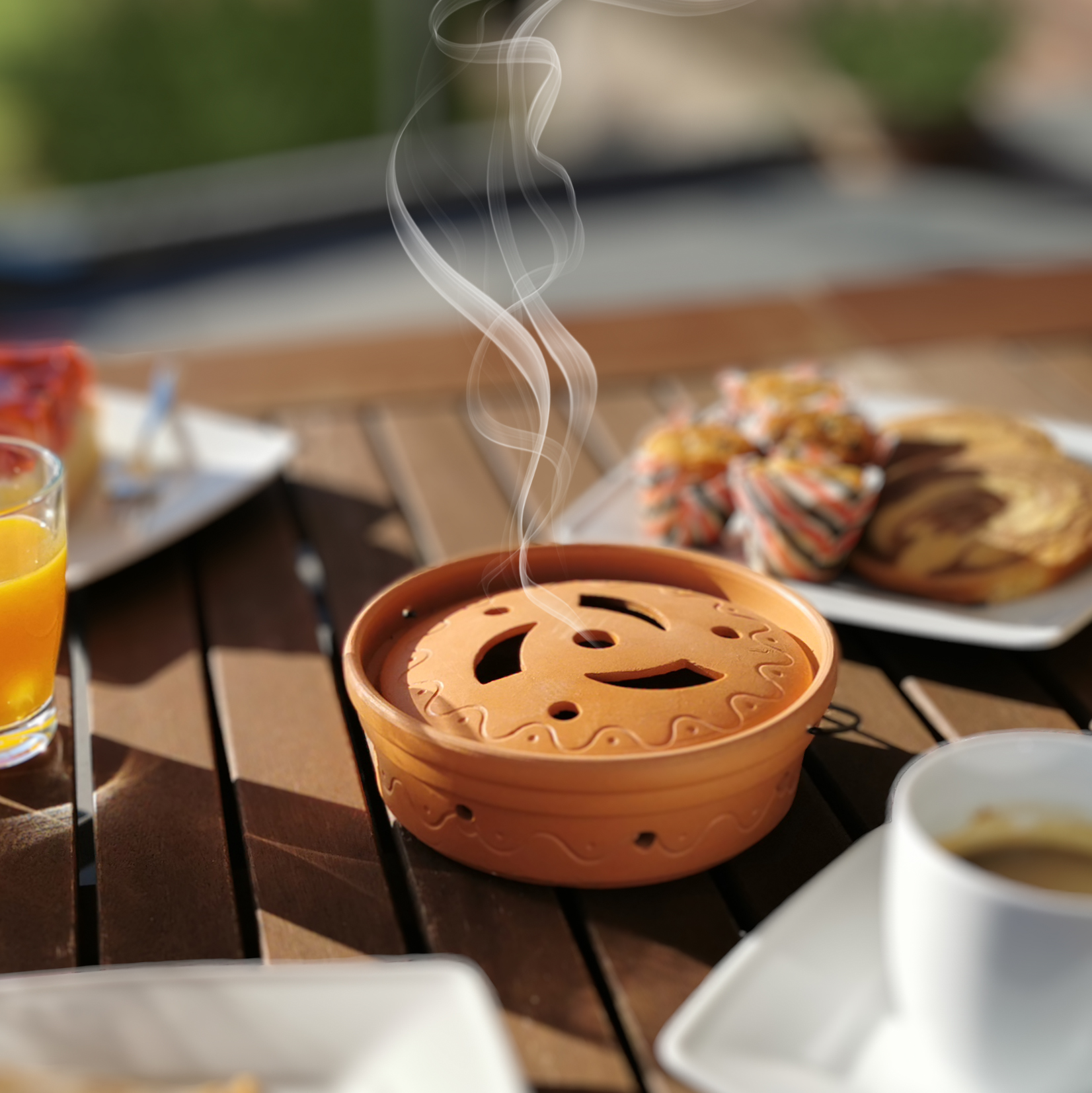 Endlich wieder Kaffee und Kuchen ungestört im Freien genießen!